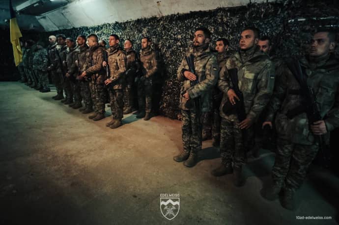 Перші добровольці за програмою "18-24" склали присягу