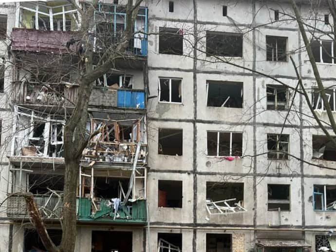 Окупанти вдарили по Костянтинівці: поранено 4 мирних жителів, серед них &ndash; мати та син