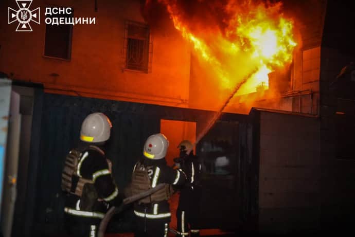 Рятувальники показали наслідки чергової масованої атаки РФ на Одесу