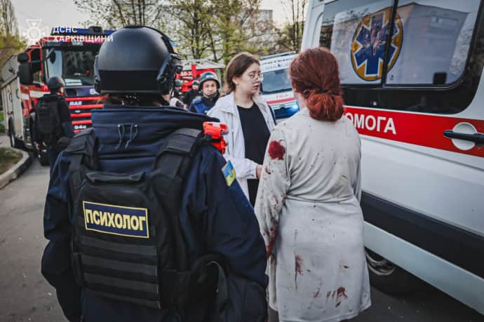 Росіяни атакували Харків балістикою: загинув чоловік, постраждали більше 100 людей