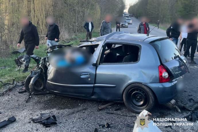 Легковик влетів у маршрутку на Вінниччині &ndash; троє загиблих