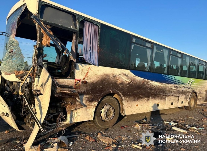 На Кіровоградщині зіткнулись два автобуси: 6 людей загинули, ще 6 постраждали